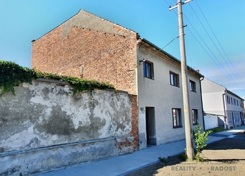 Prodej RD 300m2, pozemek 1179,  hospodářská budova, zahrada, studna, Tovéř, okres Olomouc