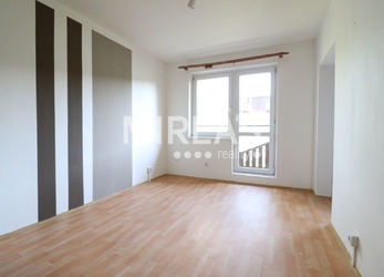 Milovice - Balonka, pronájem bytu 1 + 1, 35 m2 s balkónem, okr. Nymburk