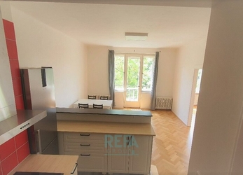 Nabízíme k pronájmu byt 2+1 o rozloze 97 m² , Naměstí Jiřího z Lobkovic, Vinohrady -Praha 3