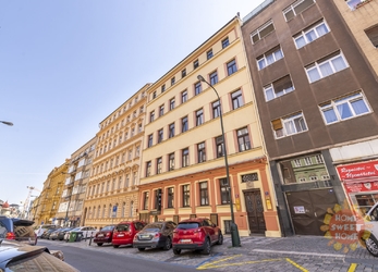 Praha 1, částečně zařízený byt 3+kk k pronájmu (110m2), parkování, ulice Štěpánská