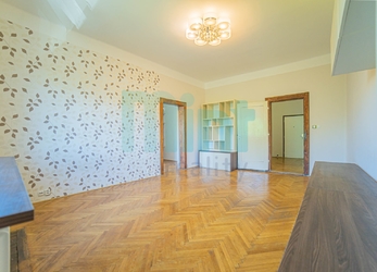 Pronájem bytu 3+1 [106 m²] s balkónem, ulice Střední, Ostrava-Moravská Ostrava