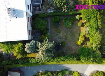 Prodej prostorného rodinného domu 5+kk (160 m²) se zahradou 350 m² v obci Dolany