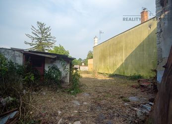 Prodej pozemku s rodinným domem k demolici, 434 m2, Dub nad Moravou