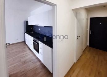 Prodej bytu 2+kk, 51m², ul. Peroutkova, Praha 5 - Jinonice, OV, zařízený, parkovací stání.