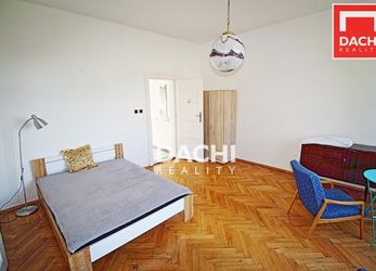 Pronájem bytu PRO STUDENTY 3+1 s lodžiíí, 115 m2 v Olomouci, ul. Krakovská