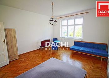 Pronájem bytu PRO STUDENTY 3+1 s lodžiíí, 115 m2 v Olomouci, ul. Krakovská