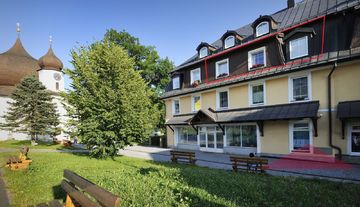 Železná Ruda - Klostermannovo nám.; byt 3+1(78 m2) po rekonstrukci s vl. topením a parkovacím místem