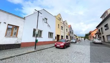 Prodej rodinného domu v obci Mirovice  , pozemek 833m² , zastavěná plocha 270m²
