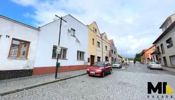 Prodej rodinného domu v obci Mirovice  , pozemek 833m² , zastavěná plocha 270m²