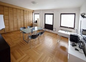 Pronájem kanceláří 124m², Praha 4 -Braník, 4 místnosti, nezařízené, klima, vlastní vstup.
