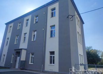 Prodej bytu 3+kk po celkové rekonstrukci, 79 m2, parkování, zahrádka s pergolou, Štěpánov u Olomouce