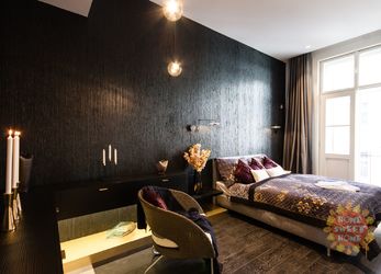 Praha, pronájem, jedinečný nezařízený luxusní byt 5kk po rekonstrukci, 212m2, 4x koupelna, Pařížská