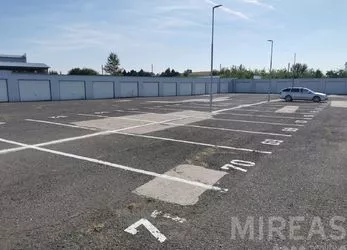 Milovice - pronájem parkovacího stání 16 m2, okr. Nymburk