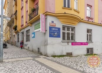 Nezařízené kanceláře k pronájmu 76m2, ulice Žitomírská, Vršovice, bez provize RK.