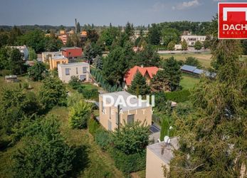Prodej samostatného nízkoenergetického rodinného domu 3+kk (95m2) se zahradou ve Chválkovicích, obec