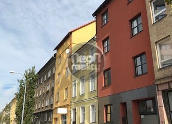 Pronájem bytu 2+1 na ul. Korunní, Ostrava -  Mariánské Hory