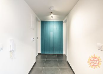 Pronájem Praha 5 - Smíchov, moderní byt 2+kk , 51 m2, garážové stání