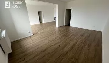 Prodej bytu 2+kk, 92 m2 + terasa 16,38 m2 + sklep, Karlovy Vary, Residence Růžák