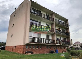 Prodej bytu 3+1 s balkónem a zahradou v obci Neznášov, Rožnov