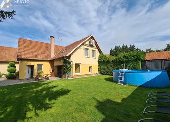 Prodej rodinného penzionu 422 m2, se zahradou a bazénem, Přítluky, okr. Břeclav