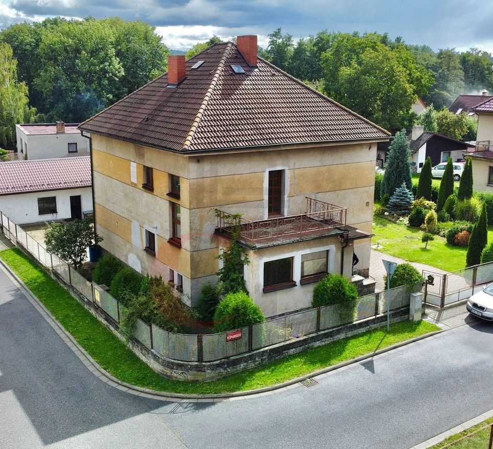 Prodej rodinného domu, 6+2, 994 m2, Uhlířské Janovice
