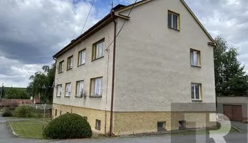 Prodej činžovního domu se 6 bytovými jednotkami a 8 garážemi v obci Líté, okr. Plzeň - sever