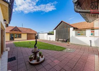Prodej rodinný dům 442 m², pozemek 2875 m², - ul. Třebízského, obec Červenka