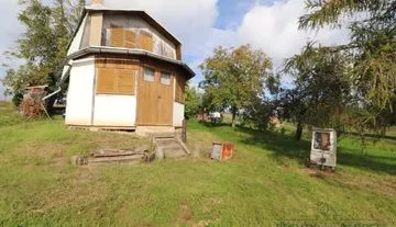 Prodej sklep s chatou a zahradou o CP 988m2 v Moravském Krumlově, sklep, zahrada, chata Krumlov