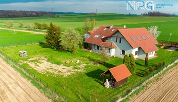 Prodej dvougeneračního domu 432 m2, pozemek 2853 m2, Hlavatce u Českých Budějovic