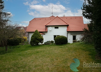 Prodej, rodinný dům, Strančice, 6+1, zahrada 918 m2