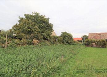 Prodej pozemku pro stavbu domu a zahrady o CP 1815m2 v Lechovicích, STP a zahrada Lechovice 1815m2