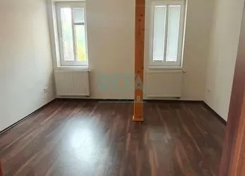Podkrovní byt 4+kk k pronájmu 137 m2 s terasou, Praha 9 - Vysočany