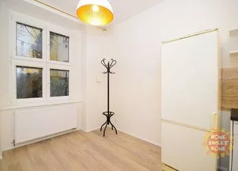 Pěkný částečně zařízený byt 1+1 k pronájmu, Praha 4 - Nusle, ulice Rostislavova, 53m2