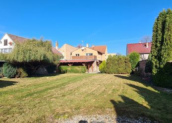 Dvougenerační rodinný dům s  pozemkem v Plané u Českých Budějovic