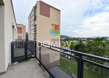 Nový, cihlový byt 4+kk s balkonem  a venkovním parkovacím  stáním v centru Berouna