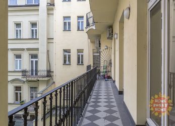 Pronájem, nezařízené kancelářské prostory (199 m2), 6 kanceláří, terasa, Praha 1, Zlatnická