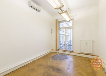 Pronájem, nezařízené kancelářské prostory (199 m2), 6 kanceláří, terasa, Praha 1, Zlatnická