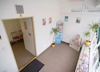Pronájem nebytového prostoru - obchodní prostor - provozovna - ordinace - kanceláře, 62 m2, Olomouc