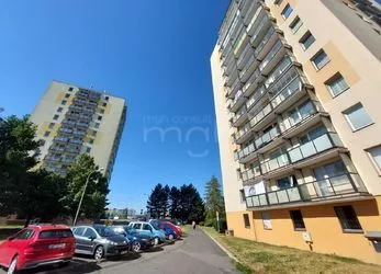 Prodej bytu 4 + 2, 3x balkon, 120 m2 s lodžií v Sokolově.