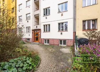 Prodej bytu, 39 m2, Praha - Břevnov