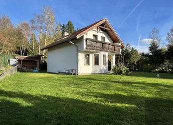 Prodej patrový rodinný dům 4+1, zahrada, parkování, Karlovy Vary-Hůrky