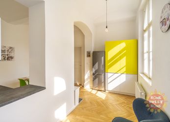 Rezidenční bydlení, pronájem pokoje 15m2 po rekonstrukci, nám.Kinských,Praha, od 1/2/23