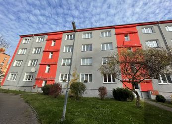 Prodej byt 2+1, panel, 3. patro bez výtahu, ulice Chebská, Karlovy Vary - Dvory