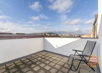 Praha, pronájem nezařízený mezonet 4+kk (167 m2) 2x terasa, Ladova ulice, nedaleko Rašínovo nábřeží