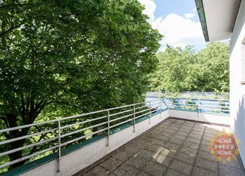 Pronájem krásné vily 7+1 na Hanspaulce, 398 m2, garáž, zahrada, Praha 6