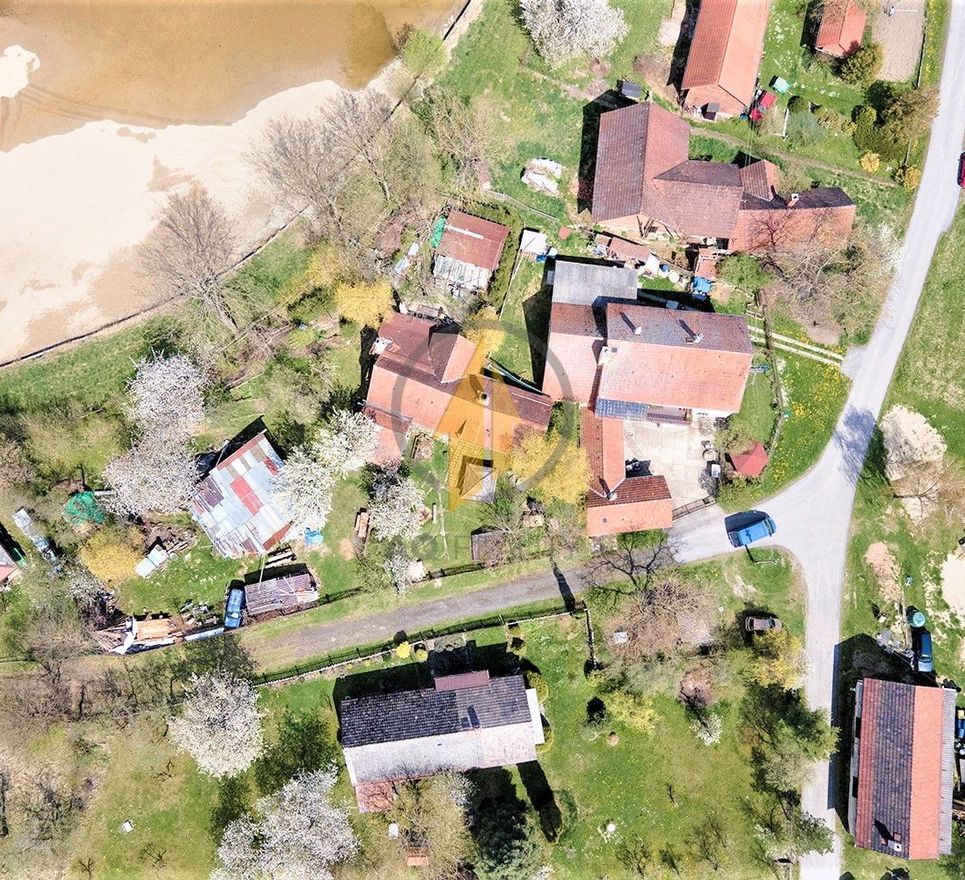 Prodej stavebního pozemku v klidné části obce Ostružno o CP 1299 m2.