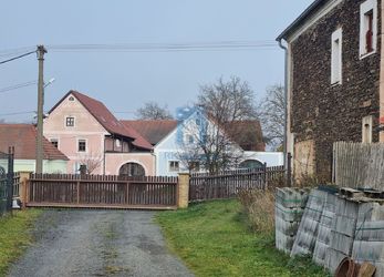 Naše společnost nabízíme prodej Rodinného domu k rekonstrukci Olešovice, Plzeň - sever