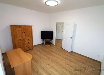 Pronájem prostorného bytu 2+1 ( 60m² ) s balkonem v Brně - Medlánky, klidné ulici Turistická