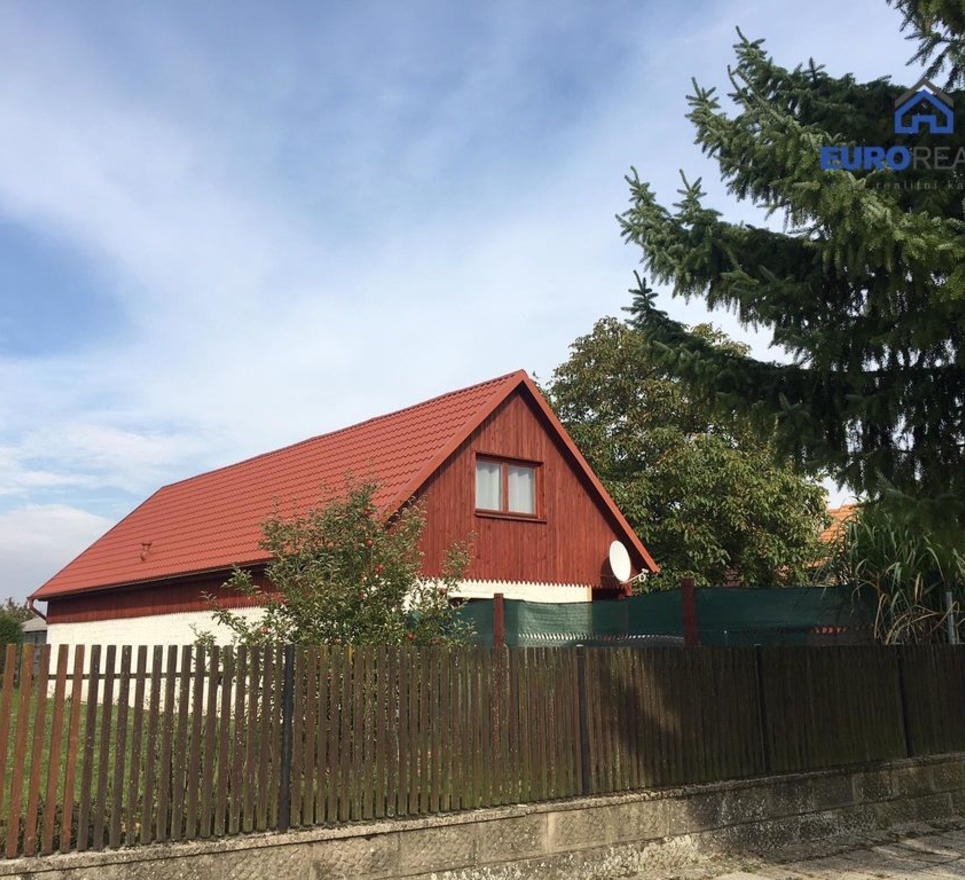 Prodej, rodinný dům 160 m2, pozemek 2364 m2, Městec Králové - Nový