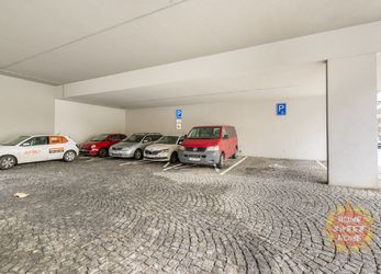 Exkluzivní obchodní prostory k pronájmu 174m2, ulice Nuselská, Praha 4.